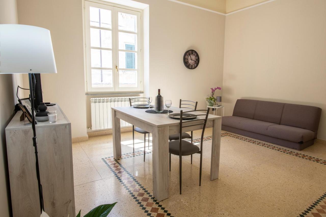 Corner Cavour Apartment Sassari Dış mekan fotoğraf